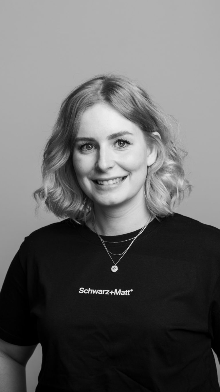 anna-thiemicke-schwarz-matt
